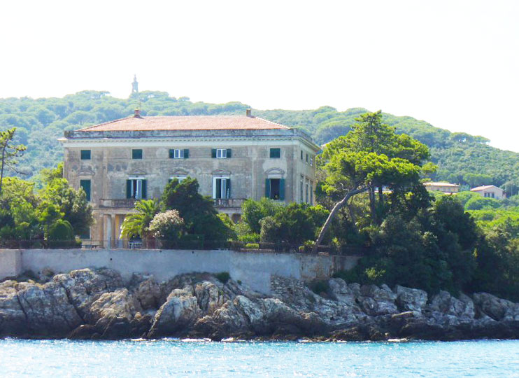barca a vela nell'Arcipelago Toscano